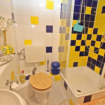아파트 Ferienwohnung Mien Husing Am Strelasund 슈트랄준트